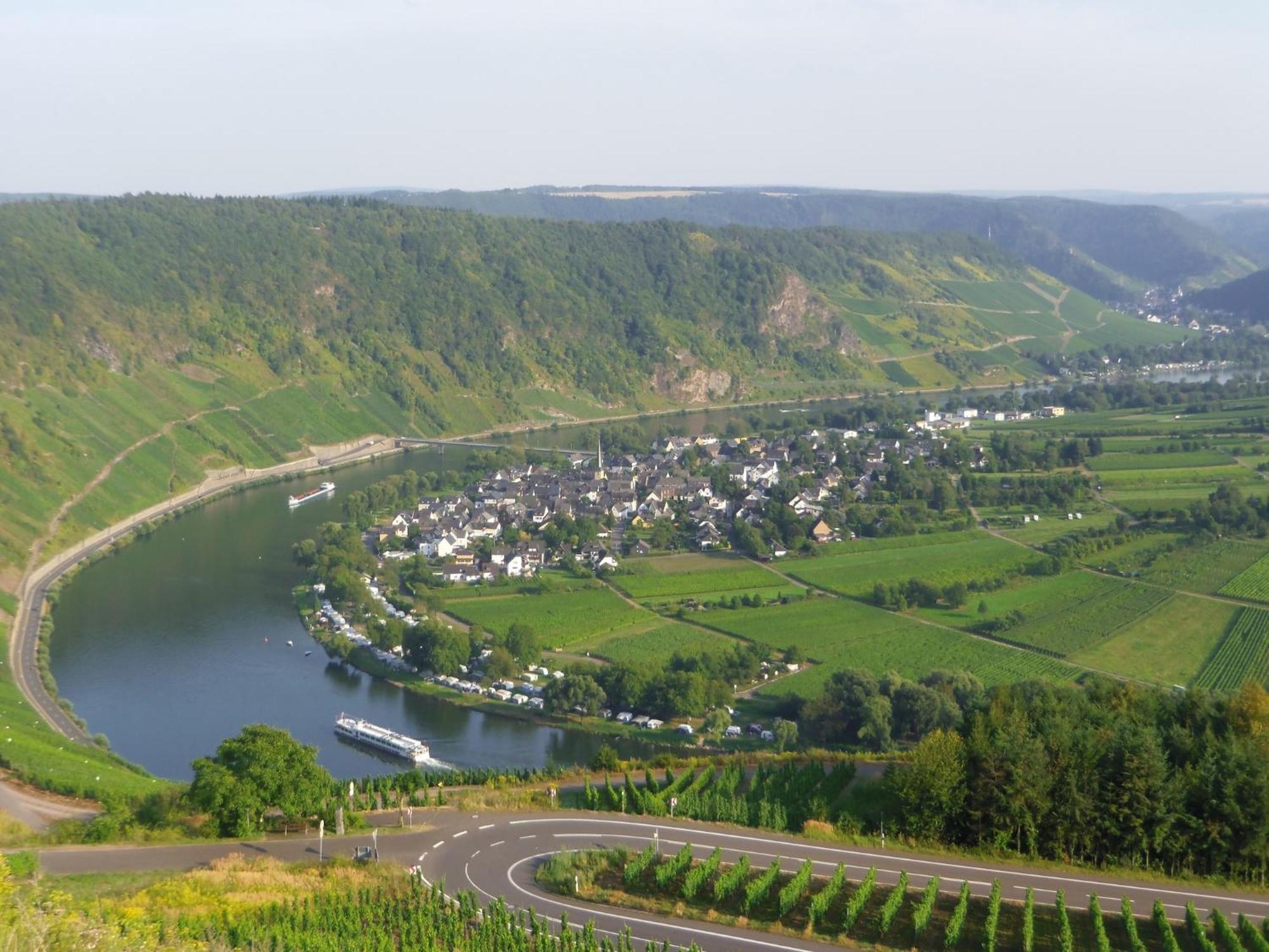 Comfortable Apartment In Ediger Eller Eifel Sankt Aldegund Luaran gambar